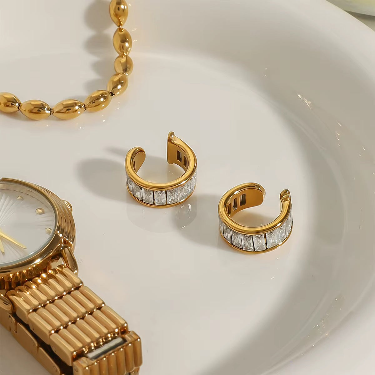 Baguette Bezel Set Ear Cuff (1)